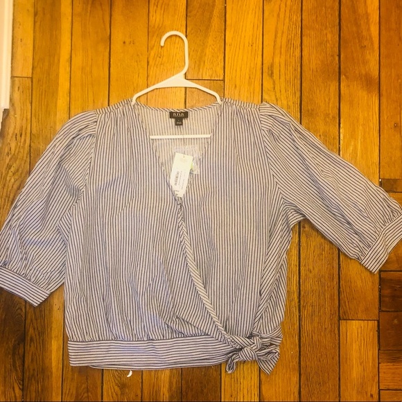 Wrap top - Picture 3 of 8